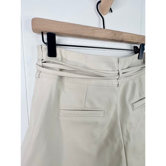 Blank NYC Faux Leather Pleated High Rise Shorts Size 26 Cream Ivory Tie Waist - Picture 8 of 10